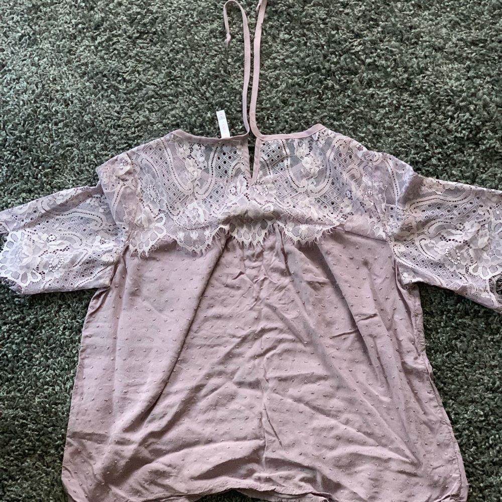 Lace top - Picture 3 of 3